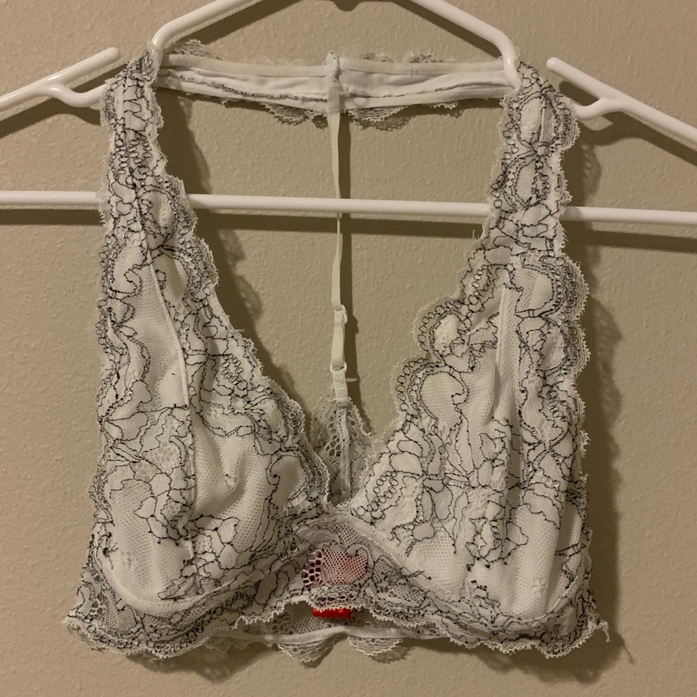 Day trip lace halter bralette
